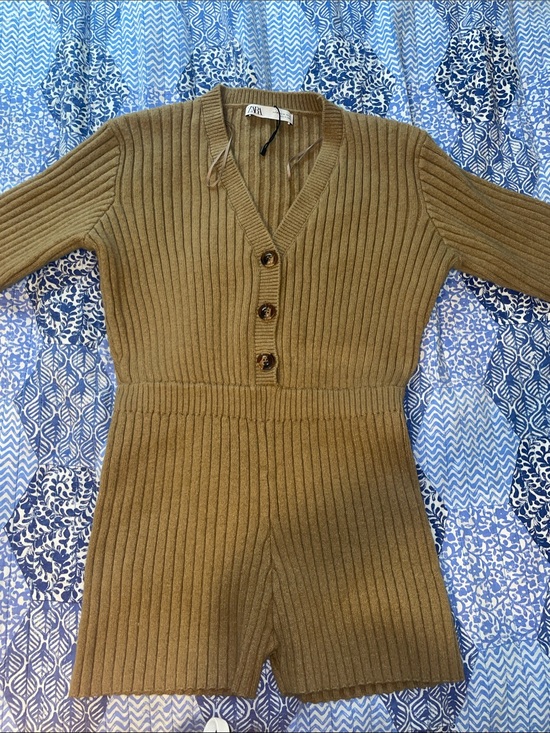 Zara Sweaters - Zara Olive Ribbed V-Neck Short Romper